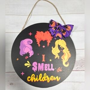 Hocus Pocus I Smell Children Halloween Wall/Door Hanging Decor with Bow - New